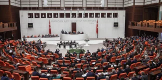 Tartışmalara yol açan Öğretmenlik Meslek Kanunu TBMM’den geçti