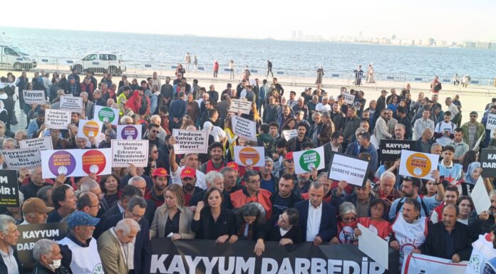 İzmir Emek ve Demokrasi Güçleri’nden kayyımlara karşı Gündoğdu Meydanı’nda eylem: “Kayyum Darbedir”