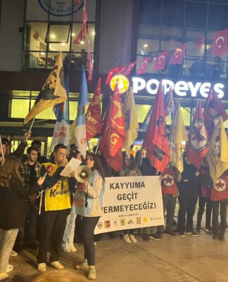 İzmir’de gençlikten kayyum protestosu: “Kayyuma geçit vermeyeceğiz!”