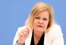 Almanya, Suriye’den gelen mültecilerin koruma statüsünü gözden geçirecek