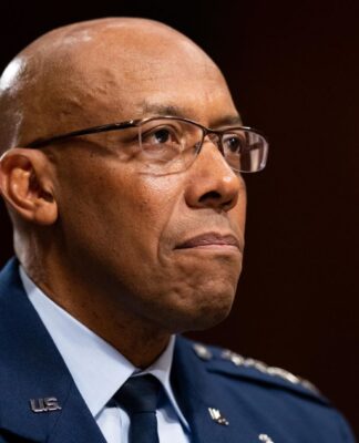 Trump, Genelkurmay Başkanı’nı görevden aldı