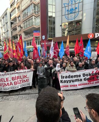 İzmir Emek ve Demokrasi Güçleri’nden Başpınar işçilerine yaşatılan haksızlığa ve Van Büyükşehir Belediyesi’ne atanan kayyuma karşı protesto gösterisi