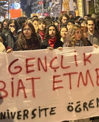 İzmir’de Öğrenci Dayanışması: Tutuklamalara Karşı Sessiz Yürüyüş