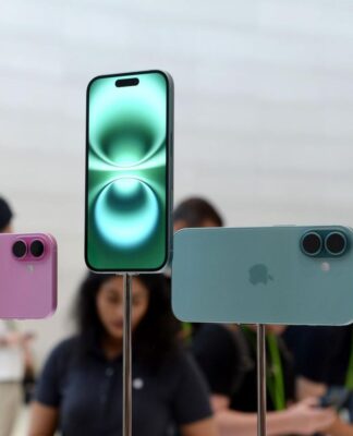 Trump yönetiminden geri adım: Akıllı telefon ve bilgisayarlara vergi istisnası