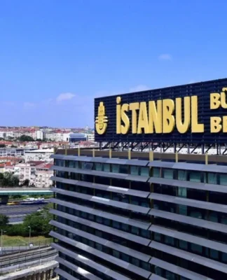 İBB’ye yönelik 4. dalga operasyonunda gözaltına alınanlar adliyeye sevk edildi