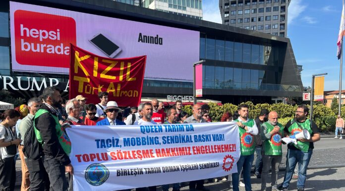 “Queen işçisi köle değildir” diyen BTO-SEN, ikinci haftasında Danimarka Konsolosluğu önünde eylemini gerçekleştirdi