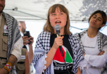 Greta Thunberg’in de yer aldığı 12 kişilik grup, yardım malzemeleriyle Gazze’ye doğru yola çıktı