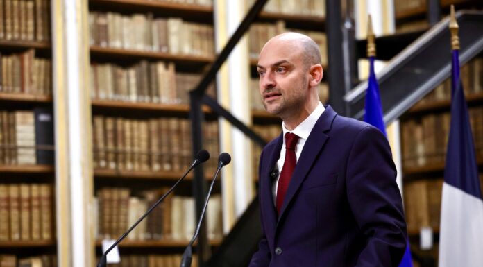 Fransa’dan İran’a yaptırım uyarısı