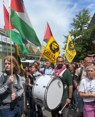 Münster’de Nazi toplanmasına karşı geniş katılımlı protesto