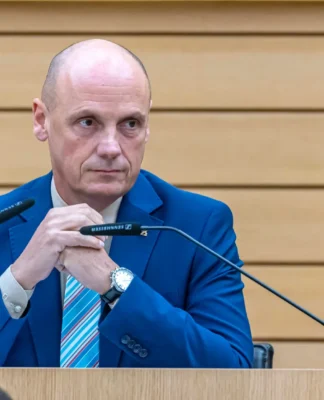 Almanya’da gamalı haç skandalı: Eyalet Meclisi Başkanvekili istifa etti