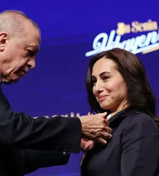 CHP’den istifa eden Özlem Vural Gürzel AKP’ye geçti