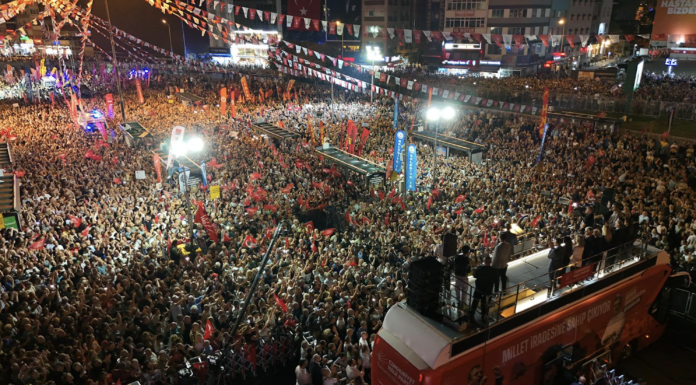 CHP’den Kadıköy’de baskılara karşı kitlesel miting