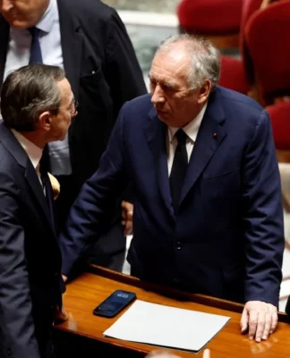 Fransa’da hükümet düştü