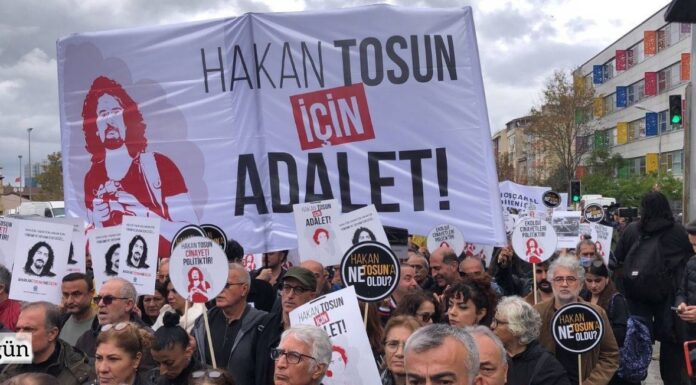 Gazeteci Hakan Tosun gözyaşlarıyla uğurlandı: “Gazeteci cinayetleri politiktir”