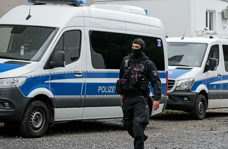 Almanya’da polis 12 yaşındaki işitme engelli bir cocuğu vurdu