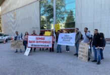 Süt Kuzusu işçileri, direnişlerinin 79. gününde İzmir Kültürpark’ta eylem gerçekleştirdi