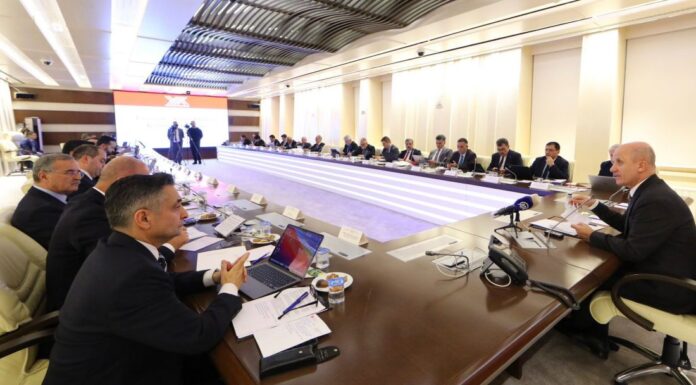 YÖK Başkanı Erol Özvar, patronlarla yaptığı toplantıda konuştu: Üniversite eğitim süresi kısalabilir