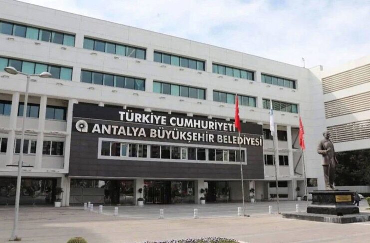 Antalya Büyükşehir Belediyesi’ne bir operasyon daha: 8 kişi gözaltına alındı