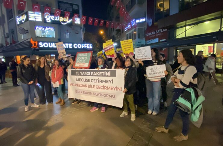 11. Yargı Paketine Karşı İzmir Kadın Platformu’ndan Eylem