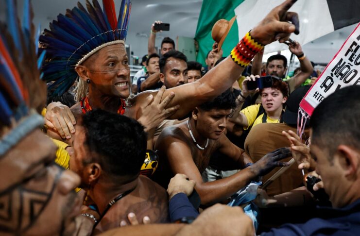 Yerli halktan BM İklim Konferansına tepki: “Amazon satılık değil!”