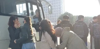 MESEM’deki çocuk işçi ölümlerini protesto eden öğretmenlere ters kelepçeli gözaltı