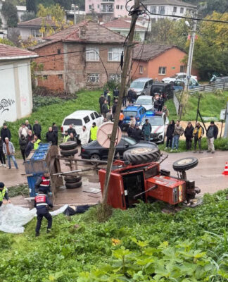Gemlik’te belediye emekçisi traktörün altında kaldı: 43 yaşındaki Levent Dalkılıç yaralandı