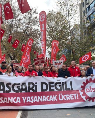 DİSK’ten Eylem: “Vergide ve Gelirde Adalet”