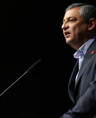 Özgür Özel İngiliz İşçi Partisi’ne tepki gösterdi: “Erdoğan ile dayanışma göstermesini kabul etmemiz mümkün değil”