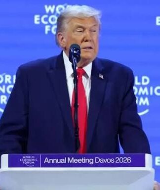 Trump’ın Davos mesajları dikkat çekti: Macron’a gözlük dalgası ve Danimarka’ya “ABD olmasaydı Almanca konuşurdunuz” imaları