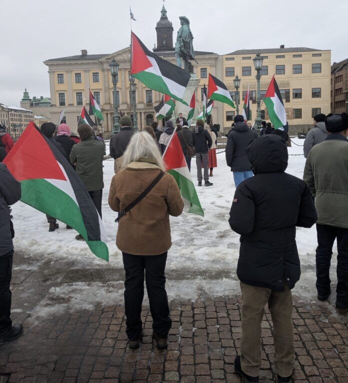 11E7418C-D879-4DCE-A25A-F4CAD954D6D9