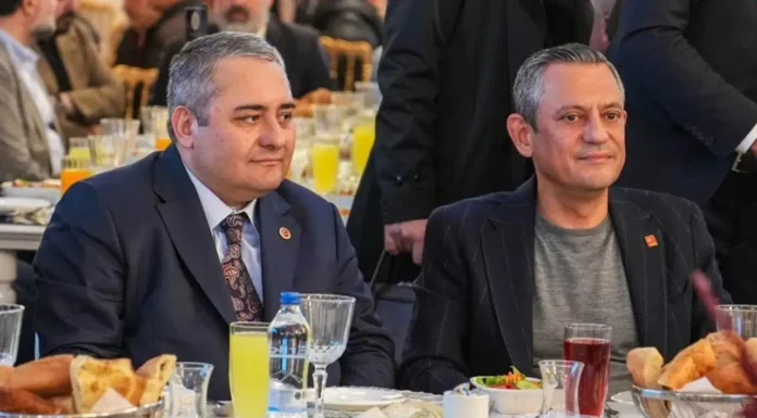 CHP’de Keçiören gerginliği: Özarslan’ın istifası etti, sebep olarak Özel’in küfürlü mesajlarını gösterdi