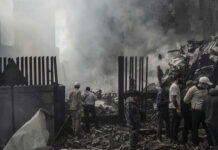 İşgalci İsrail, Lübnan saldırmaya devam ediyor