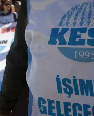 Okul saldırıları sonrasında iki günlük iş bırakma eylemine katılan dört KESK üyesi hakkında idari soruşturma başlatıldı