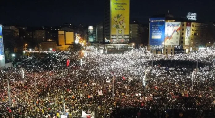 Sırbistan’da kitlesel eylemler başladı