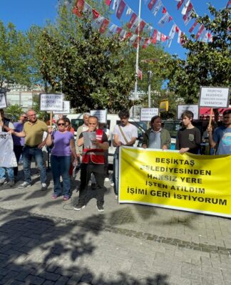 152. direniş gününde Beşiktaş Belediye İşçisi Turan Çil’den CHP önünde eylem: “İşimi geri istiyorum”