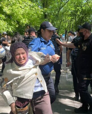 Özel sektör öğretmenlerinin Ankara’daki eylemine bir kez daha polis saldırdı