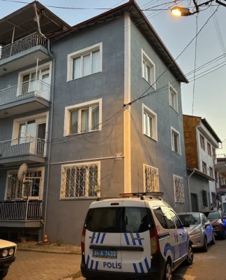 Uşak’ta şüpheli kadın cinayeti: Bir kadın üçüncü kattan düşerek yaşamını yitirdi