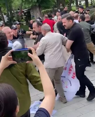 Meclis Önünde Açıklama Yapmak İsteyen Öğretmenler İşkenceye Maruz Kaldı