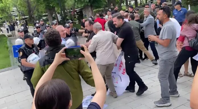 Meclis Önünde Açıklama Yapmak İsteyen Öğretmenler İşkenceye Maruz Kaldı