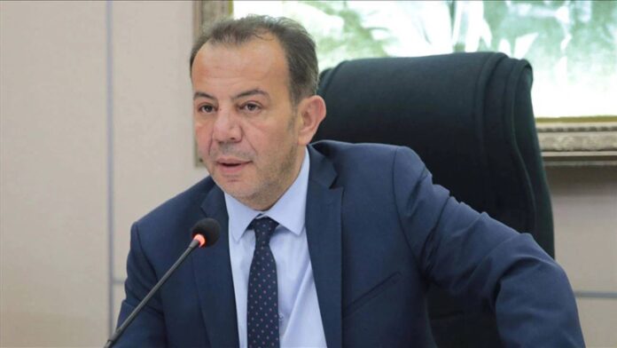 tanju-ozcan-chp-den-istifa-etti-kayyuma-savunma-vermem