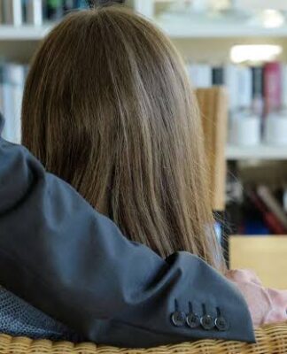 Almanya’da iltica merkezinde skandal: Kamu görevlisi, sınır dışı etmeme vaadiyle sığınmacı kadınlardan cinsel talepte bulundu