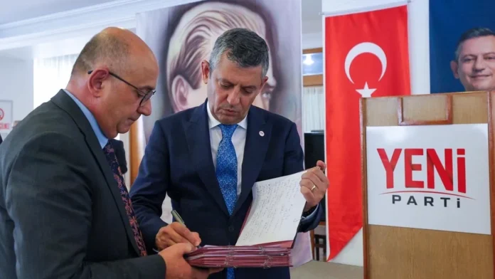 ozgur-ozel-yeni-partinin-genel-baskani-secildi