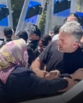 Öğretmenlerin açıklamasına polis müdahalesi: Çok sayıda öğretmen gözaltına alındı