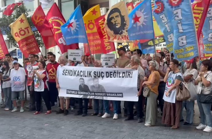 İzmir’de Başaran Aksu ve Gökay Çakır ile Dayanışma Eylemi