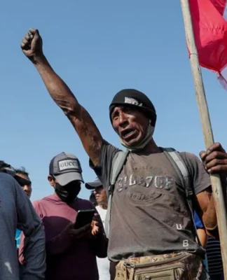 Peru halkı sağcı Fujimori hükümetinin yakıt zammına geri adım attırdı