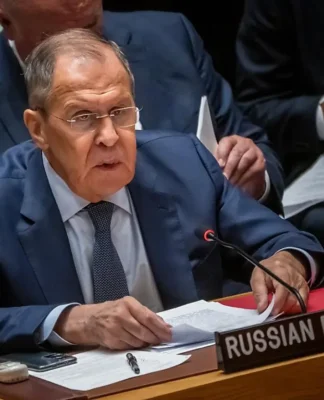 Lavrov: Almanya Rusya ile yeniden savaş istiyor