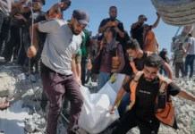 Gazze’de bombalı saldırılarda hasar gören bina çöktü: En az 16 ölü