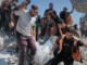 Gazze’de bombalı saldırılarda hasar gören bina çöktü: En az 16 ölü