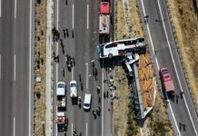 Manisa’daki kazada 11 yurttaş yaşamını yitirdi: 3 kişi gözaltına alındı