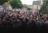 İzmir’de “CHP’li Belediye Başkanı Tugay AKP’ye geçecek” iddialarına karşı eylem